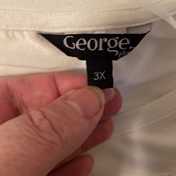 George short sleeve top with lace like front - Picture 3 of 4